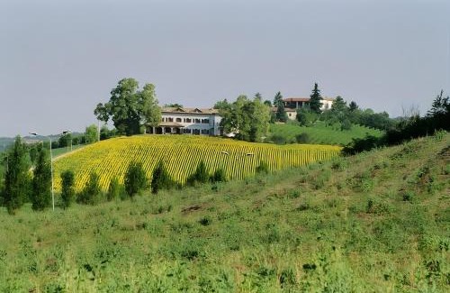 Castelletto Merli House | Agriturismo Cascina Favorita