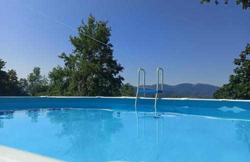Fabriano House | Agriturismo Castelvecchio, Casa Vacanza con piscina a Fabriano