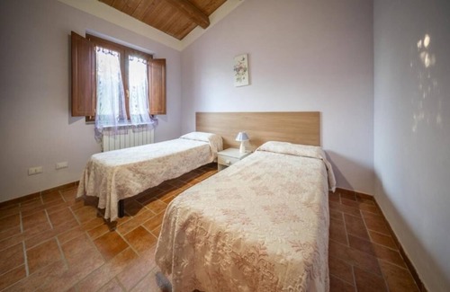 Bolsena Other | Agriturismo L'Elce: Apartment with Pool View