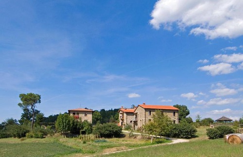 Poppi House | Agriturismo La Pietraia