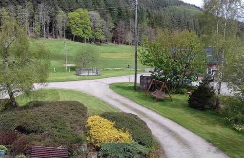Glen Urquhart Apartment | Aigas holiday cottages Pond View