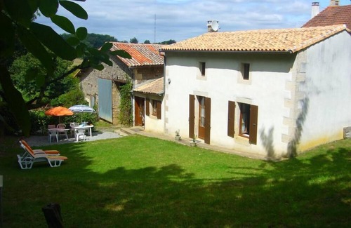 Aigonnay Cottage | Aigonnay: Country Cottage/Gite - AIGONNAY