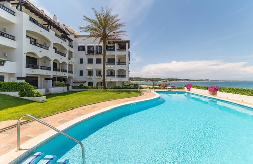 L'Escala Apartment | Aina: Nice apartment with communal pool and sea view