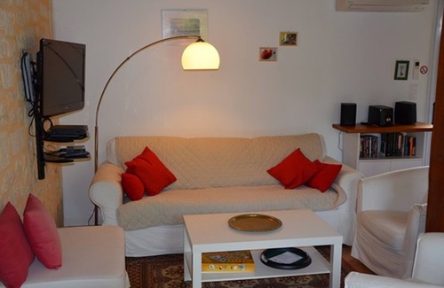 Saint-Julien-de-Crempse House | Air-conditioned, garden, private heated pool, pets welcome.