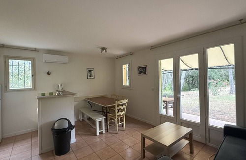 Pont Royal House | Air-conditioned 3-bed house with wave pool access, Pont Royal Estate