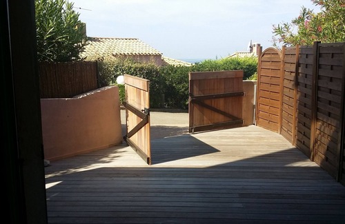 Pietrosella Apartment | AIR CONDITIONED APARTMENT IN PRIVATE RESIDENCE WITH POOL AND TENNIS SEA VIEW