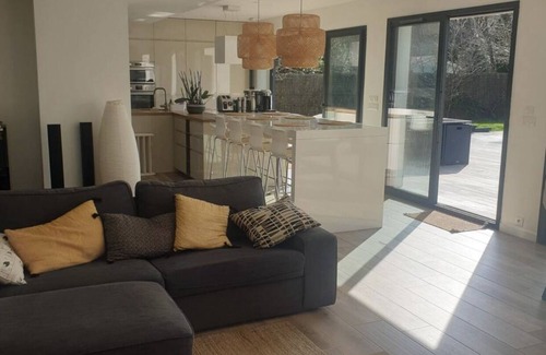 Pessac House | Air-conditioned architect-designed house Bordeaux