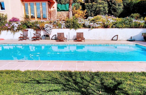Les Issambres Ski Chalet | AIR-CONDITIONED CHALET FOR 2 PEOPLE, QUIET LOCATION, WALKING DISTANCE TO SHOPS AND BEACHES