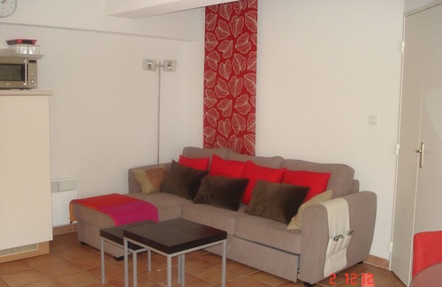 Aigues-Mortes Villa | AIR CONDITIONED DETACHED VILLA 3 MINS WALK BEAUTIFUL MEDIEVAL TOWN AIGUES MORTES