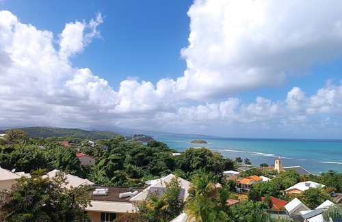 Tartane Apartment | Air-conditioned studio with separate bathroom