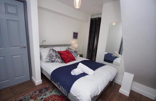 Offerton Apartment | Air Host and Stay - Apartment 4 Broadhurst Court sleeps 4 minutes from town centre