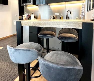 Saint-Maurice Apartment | Airbnb à Paris-Bois de Vincennes