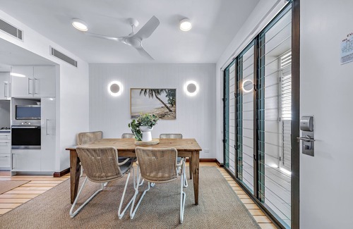 Airlie Beach Apartment | Airlie Breezes at the Boathouse