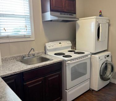 Terra Nova Apartment | Airport Manor Unit 4, 2 Bedroom Apartment
