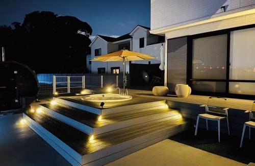 Hakata-ku Villa | AirportHills 1400 ㎡ 1 building with a spectacular open-air bath on the 2nd floor for private use, 4 parking spaces, BBQ facilities, pets allowed