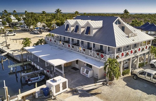 Coupon Bight Aquatic Preserve House | Airstream Glamping on the Ocean, MM 33 in the Fl Keys!