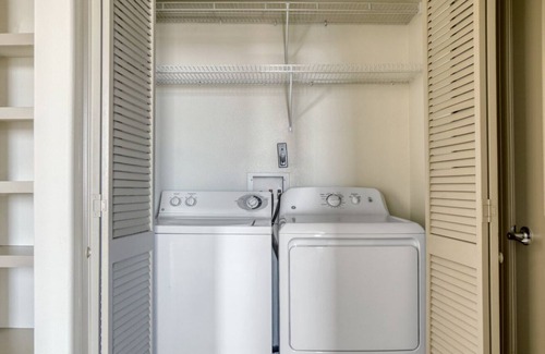 Glendale Apartment | Airy Cherry Creek 2BR w/ Gym & Pool near Creekside Park, by Blueground
