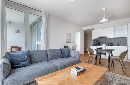 Donaustadt Apartment | Airy Donaustadt 1BR w/Gym & Rooftop Pool, nr U1, by Blueground