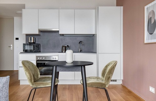 Donaustadt Apartment | Airy Donaustadt 1BR w/Gym & Rooftop Pool, nr U1, by Blueground