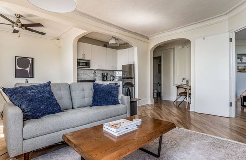 Gold Coast Apartment | Airy Gold Coast 1BR w/Doorman & Gym, nr Mariano Park, by Blueground