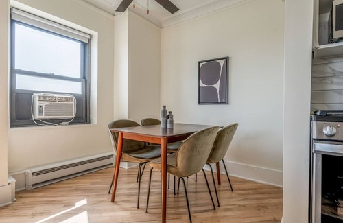 Gold Coast Apartment | Airy Gold Coast 1BR w/Doorman & Gym, nr Mariano Park, by Blueground