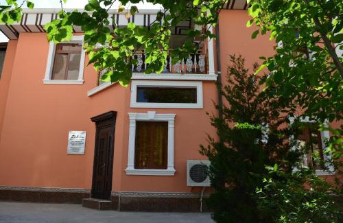 Samarkand House | Aisha