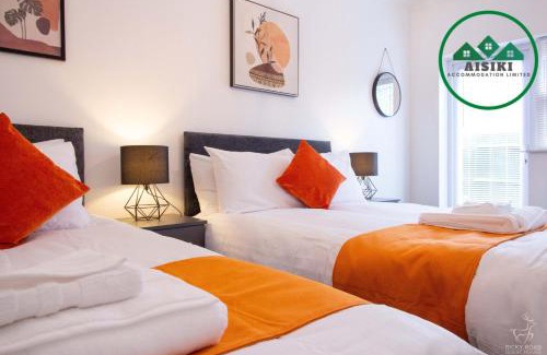 Watford Apartment | Aisiki Stays Apartments at Harwoods Road, Multiple 2-Bedroom, Pet Friendly Flat, King or Twin or Double Beds, with Free Wi-Fi & Parking Space