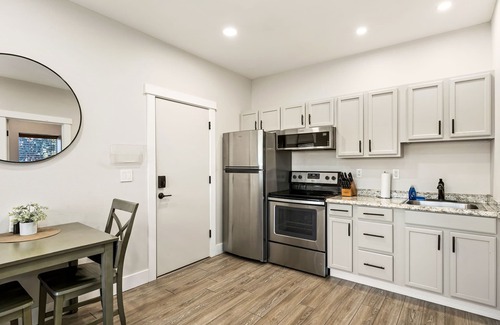 Great Falls Apartment | Aisling Suites