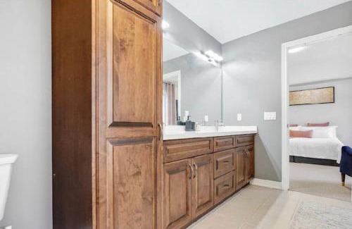 Niagara Falls Villa | AK Luxury Villa