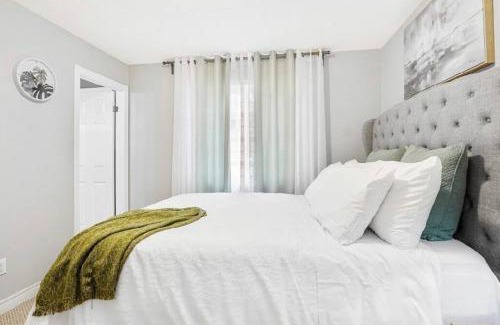 Niagara Falls Villa | AK Luxury Villa