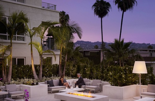 Beverly Hills Apartment | AKA Residences Sprawling Suite w/Den Space, Kitchen, Private Patio, & WiFi