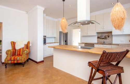Knysna Villa | Akimbella - our self-catering home on the Indian ocean