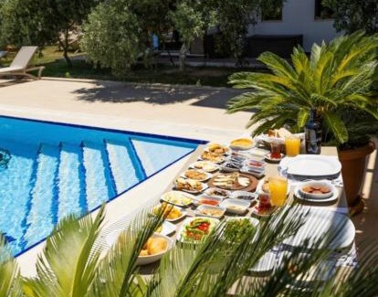 Gomec Hotel | Akkızhan Otel