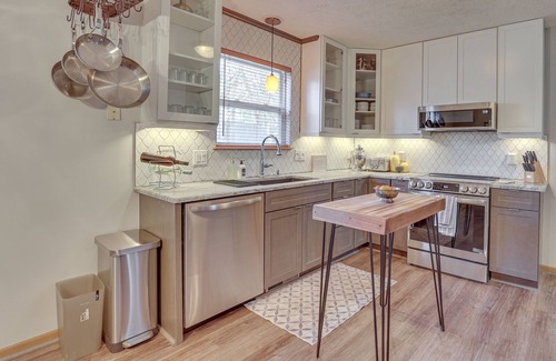 Highland Square Cottage | Akron Home w/Deck: Walk to Towpath Trail!