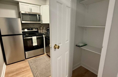 South Central Omaha Apartment | Aksarben Living Close to UNO