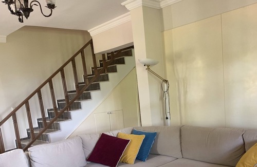 Akyaka House | Akyaka dag ve deniz manzaralı, orman yanında, guneslenme teraslı, Bahçeli