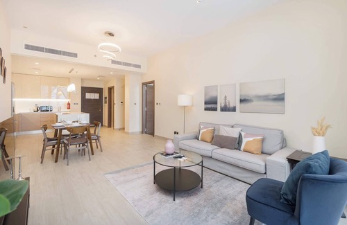 Al Barsha Apartment | Al Barsha Sleeps 2 with Swimming Pool!