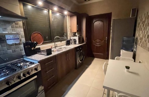 Al Jubeiha House | Al Mansour view apartment 3 BDR, Cozy for families.