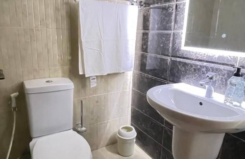 Al Jubeiha House | Al Mansour view apartment 3 BDR, Cozy for families.