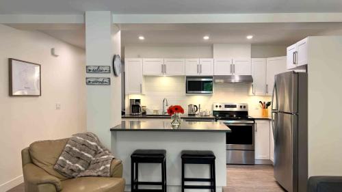Revelstoke Apartment | Al's Escape by Revelstoke Vacations