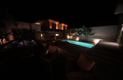 Alacati Villa | Alaçatı'da Saunalı Jakuzili Villa
