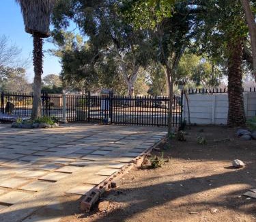 Greater Johannesburg Metropolitan Area Apartment | Alabaster Rest