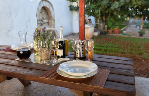 Larnaca Hostel | Aladdin's Hostel - Room 12
