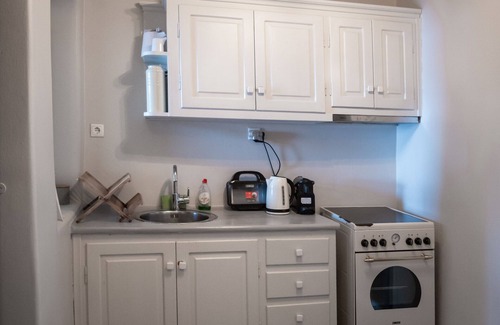 Oia Villa | Alafouzou Cave Loft