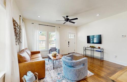 Highland Park House | Alamo Getaway