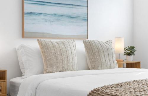 Poinsettia Heights Apartment | Alani Bay Designer Condos