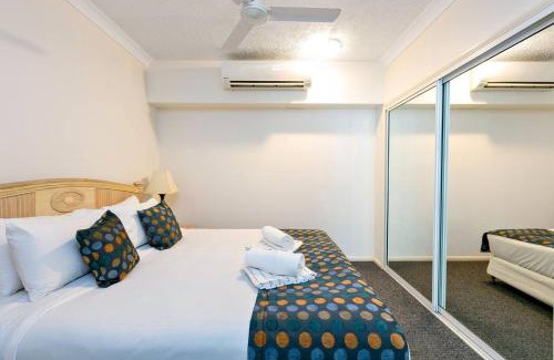 Palm Cove Apartment | Alassio Poolside Resort - Palm Cove Beachfront Oasis