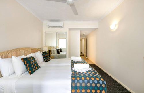 Palm Cove Apartment | Alassio Poolside Resort - Palm Cove Beachfront Oasis