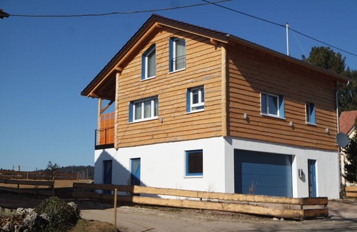 Gemarkung Oberdigisheim Ski Chalet | Alb Chalet: Detached vacation home with whirlpool, infrared cabin and wood-burning stove