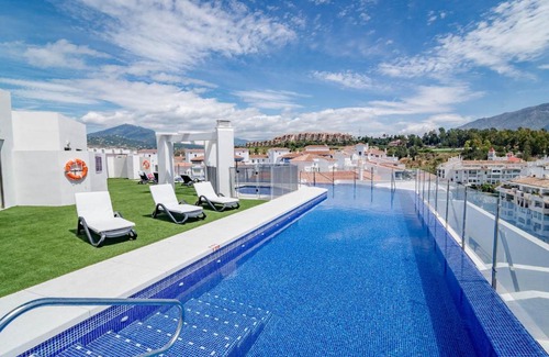 Nueva Andalucia Apartment | ALB205- Casa Albatross I by Roomservices
